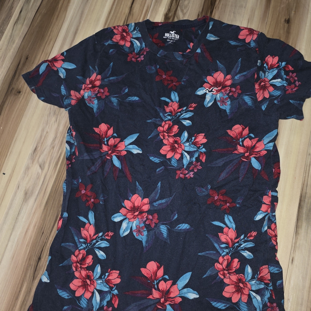 Hollister Black Floral Short Sleeve Tee
